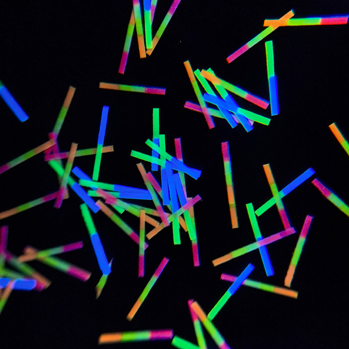 正反异色异段纤维